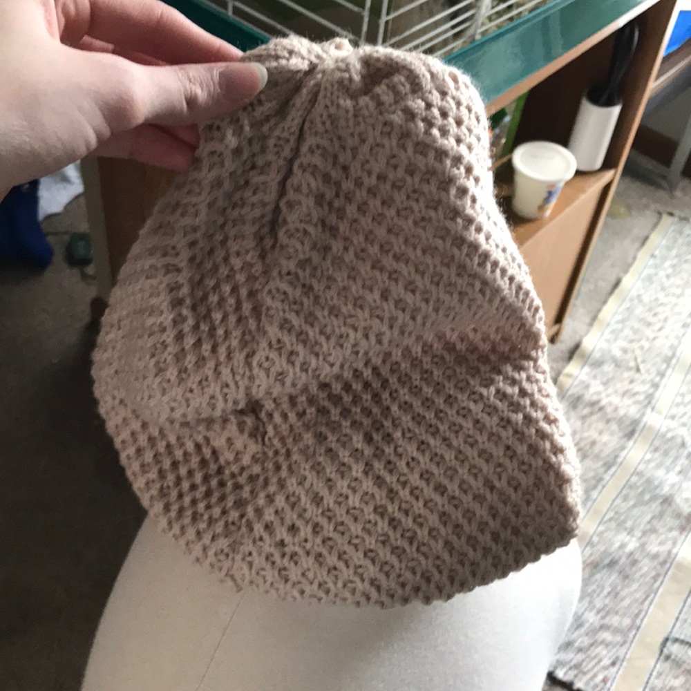 LAST 1!🎉HOST PICK 12/1🎊Mocha Slouchy Beanie - Picture 4 of 4